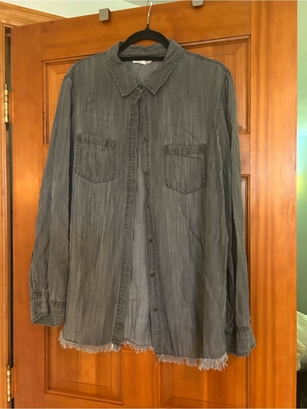 beachlunchlounge Grey Frayed-Hem Button Front Blouse